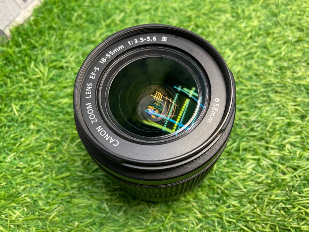 Canon 2000D Kit 18-55mm 3.5-5.6 III