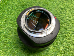 Canon EF 85mm 1.2L II USM