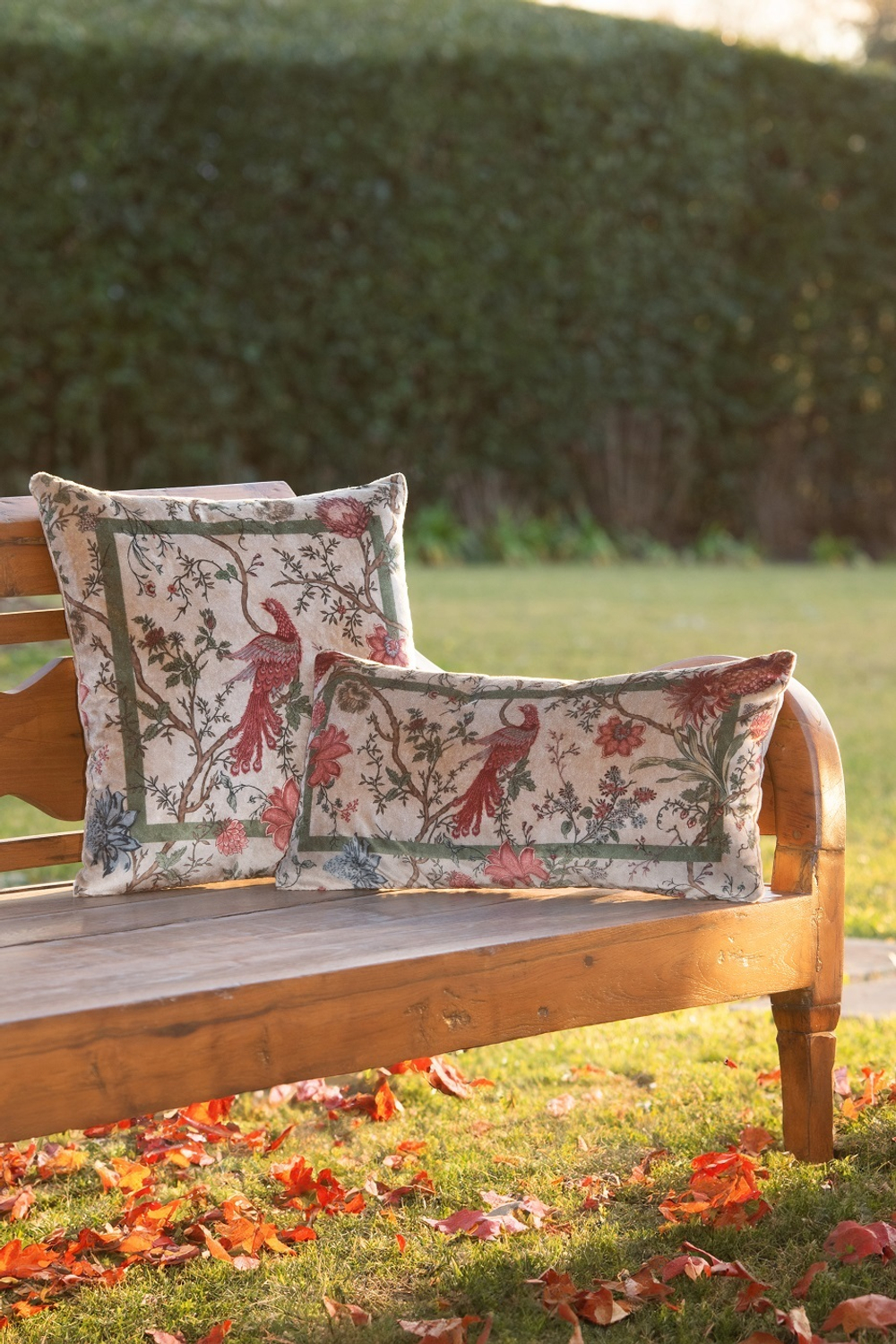 Подушка декоративная 30х60 Frati Home Райская птица Beige бежевый