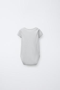 ZARA НАБОР ИЗ ТРЕХ БОДИ С КОРОТКИМИ РУКАВАМИ С ВЕТОЧКАМИ, ЭКРЮ