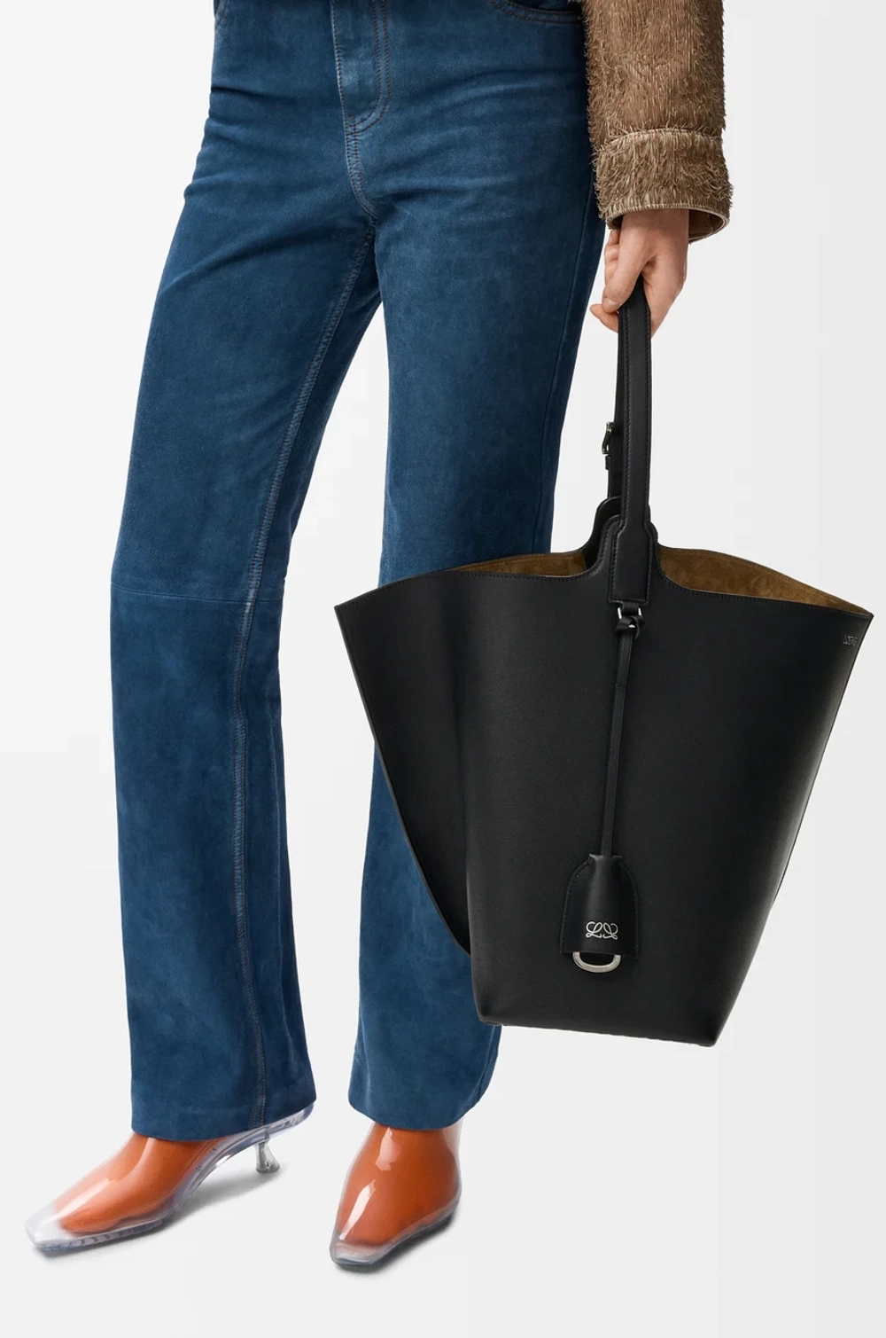Loewe Большая сумка-тоут Bilbao из гладкой телячьей кожи, черный