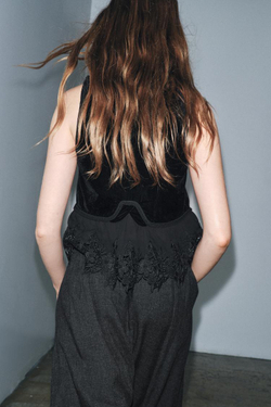 ZARA КОМБИНИРОВАННЫЙ БАРХАТНЫЙ ЖИЛЕТ ZW LIMITED EDITION, ЧЕРНЫЙ