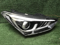 Битая Фара правая Hyundai Santa Fe 3 15-18 Ксенон