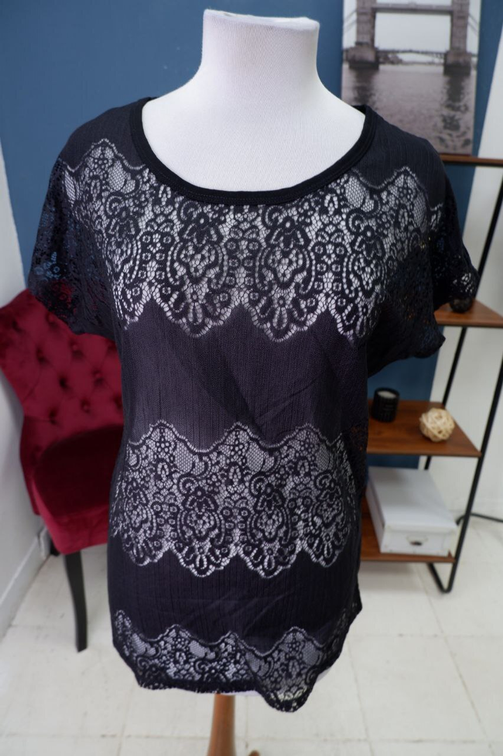 Блузка черная с кружевом 48-50 размер
