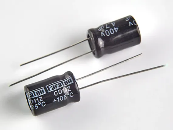 Конденсатор электролитический 4,7мкФ 400в 105°С CD11Z / 8х12 / FARATON
