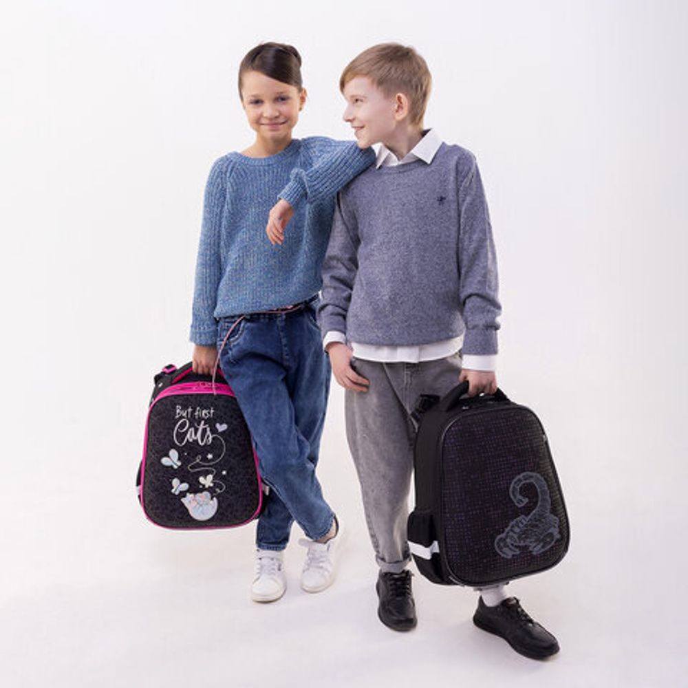 Ранец BRAUBERG LUMINOUS, 2 отделения, с брелоком, "Scorpio", СВЕТЯЩИЙСЯ РИСУНОК, 38х29х16 см, 271368