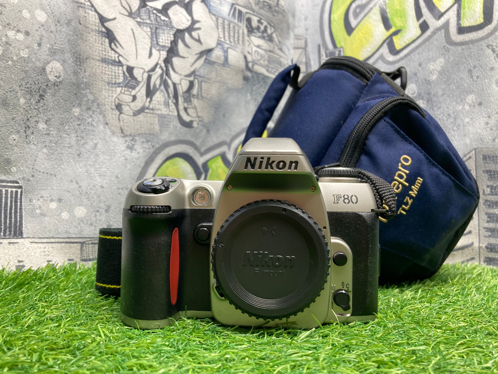 Nikon F80