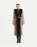 Пальто кашемировое с отделкой из меха соболя