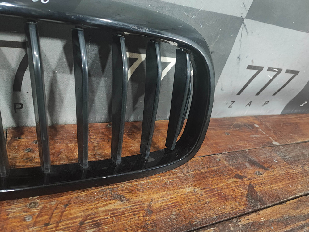 Решетка радиатора правая BMW 5-Series (G30) 17-20 Б/У Оригинал 51137383520