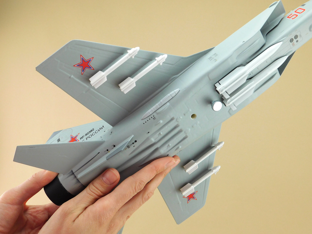 Модель самолета МиГ-31БМ (М1:48, ВВС России, RF-92382, 50)