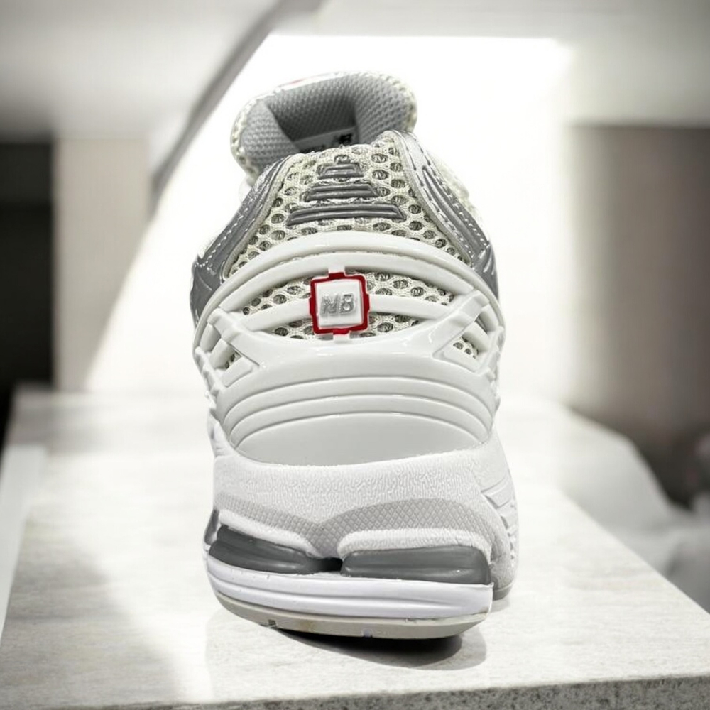 New Balance 1906R • White