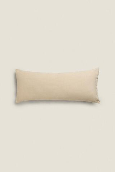 ZARA HOME ОДНОТОННЫЙ ЧЕХОЛ НА ПОДУШКУ С КОНТРАСТНЫМИ КРАЯМИ, КРЕМОВЫЙ