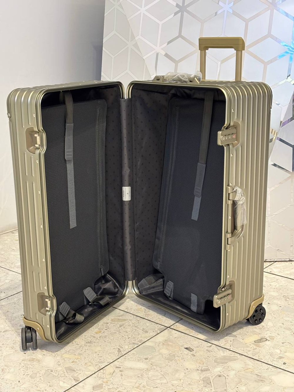 Чемодан Rimowa