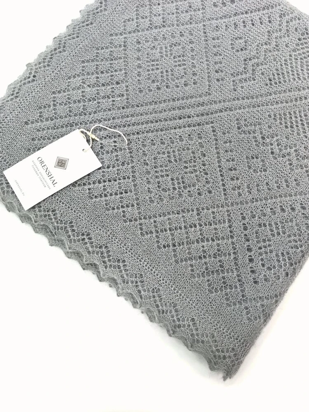 Оренбургский пуховый платок с шелком П1-150-03 серый