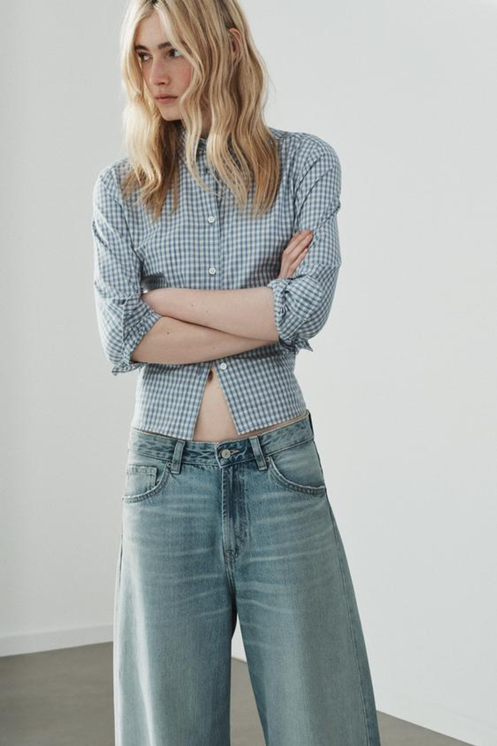TRF СКЛАДНЫЕ ДЖИНСЫ С НИЖНЕЙ ЛИНИЕЙ ТАЛИИ - zara