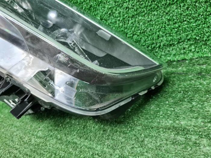 Битая Фара правая BMW X1 F48 (2015-2019) LED