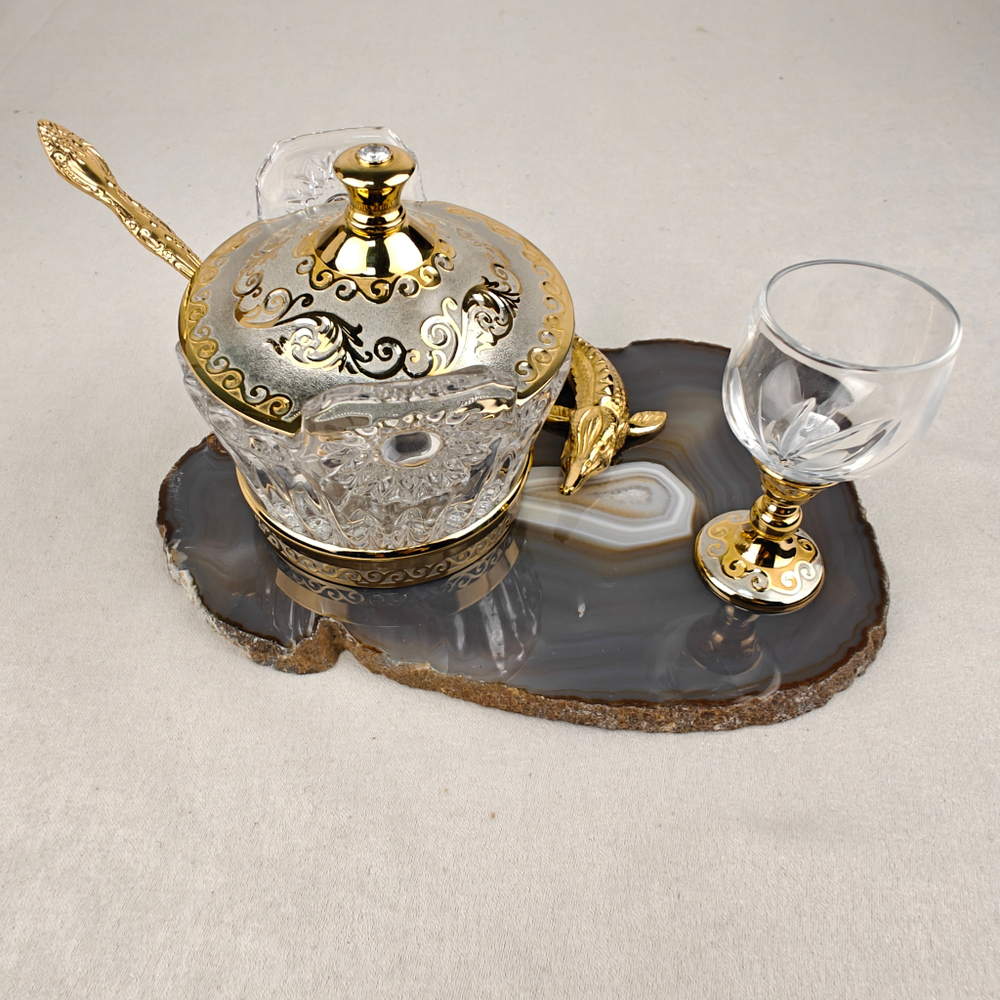 Икорница "Осетринка" с крышечкой на агате с рюмочкой