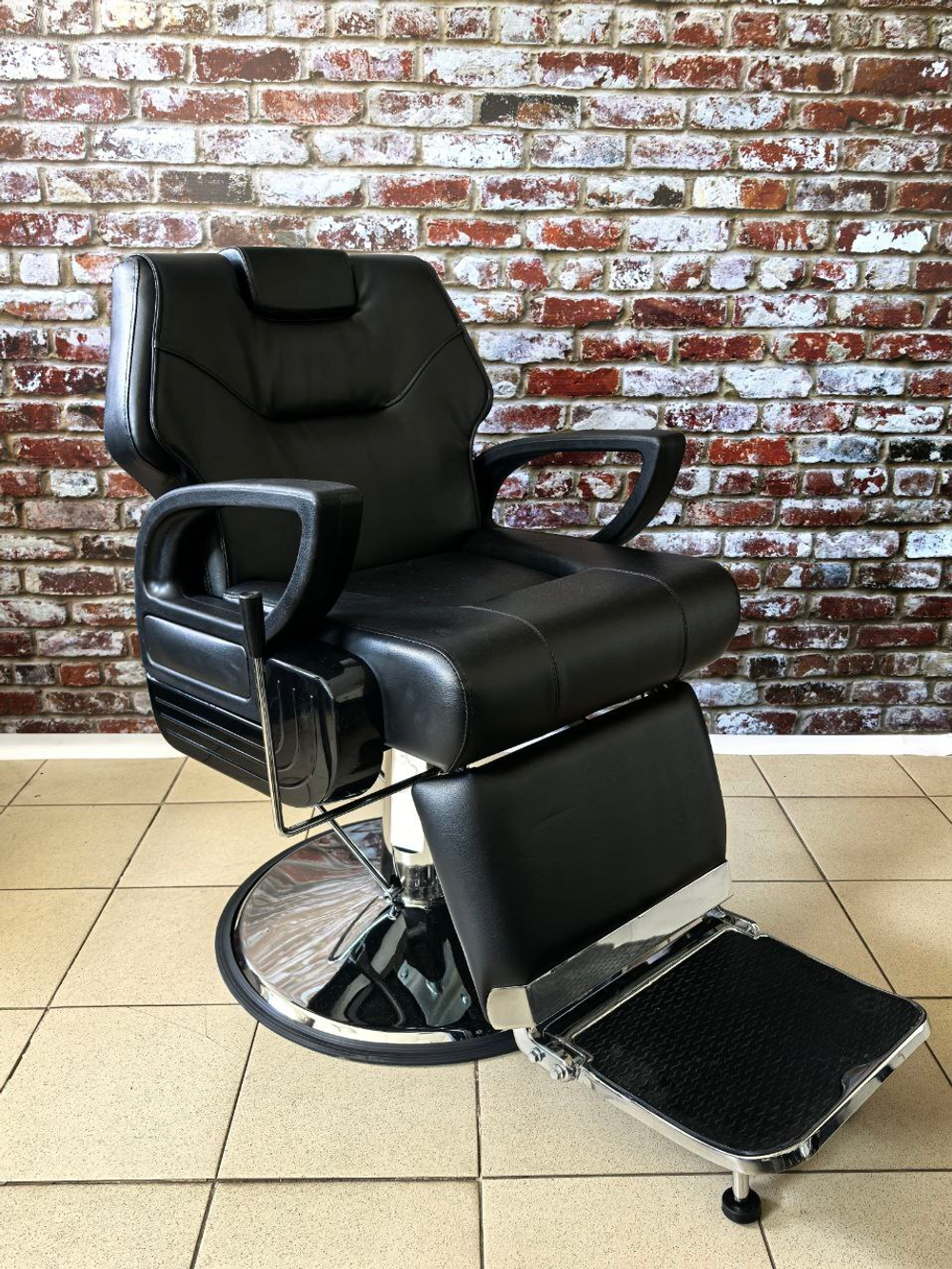 Кресло парикмахерское для барбершопа Гильермо
