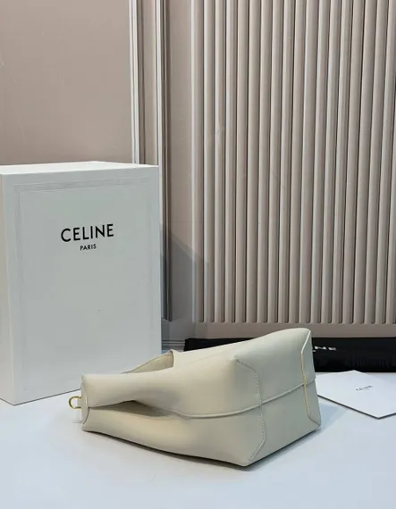 Сумка CELINE SMALL HOBO IN SUPPLE SMOOTH CALFSKIN