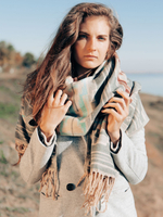 Шерстяной палантин с этно орнаментом