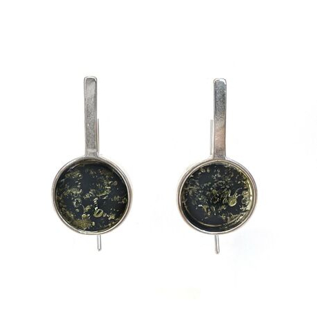 Серьги с натуральным зеленым янтарем. Калининградские серьги с натуральными камнями зеленого цвета