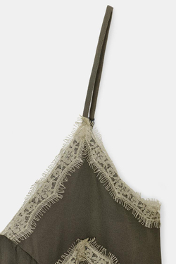 ZARA ПЛАТЬЕ В БЕЛЬЕВОМ СТИЛЕ С КРУЖЕВОМ, ЭКРЮ/ХАКИ