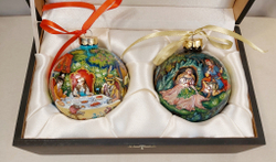 Набор новогодних шаров с полной росписью "Алиса в стране чудес" и  "Дикие лебеди"