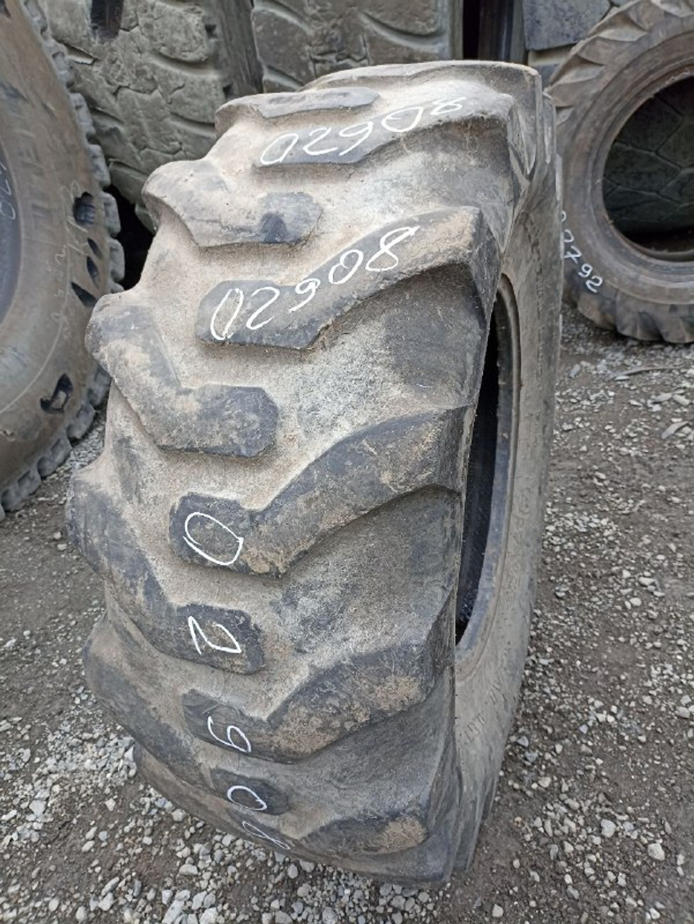 480/80-26(18.4-26) Galaxy Super industrial lug шина б/у