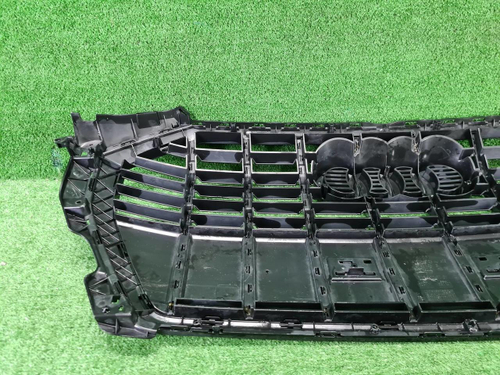 Решетка радиатора Audi Q3 2 (2018-н.в.)
