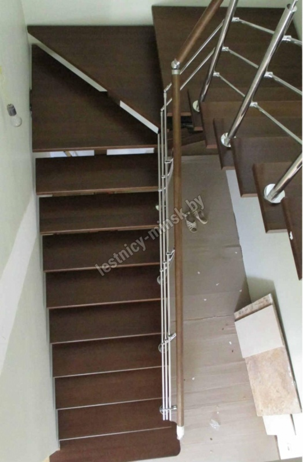 Ограждение для прямой лестницы MONO с нержавеющими стойками и струнами
