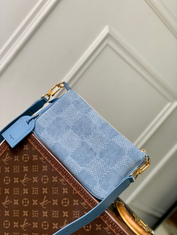 Louis Vuitton Pochette Accessoire XL