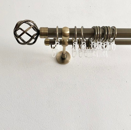 Карниз кованый рифленый для штор Ост Глобо d25/16 мм двухрядный, цвет бронза