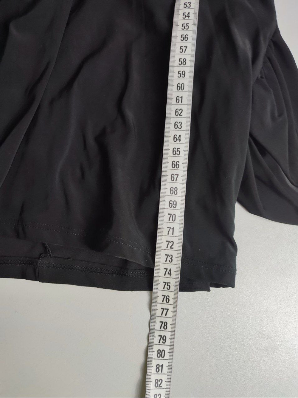 Платье ZAFFIRO по фигуре с изящными рукавами и сложным дизайном 42 размер