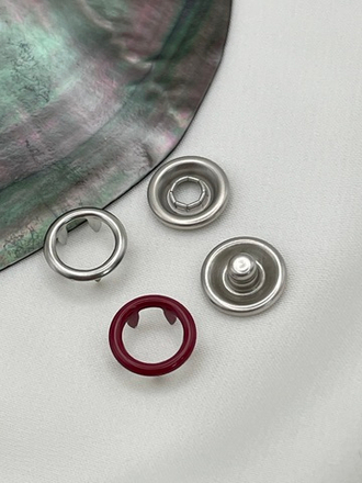 Кнопки рубашечные трикотажные красного цвета (открытые) 9,5 мм