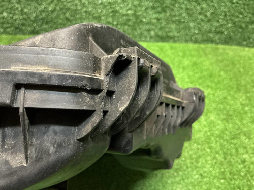 Корпус воздушного фильтра Mercedes C w205 (14-23)