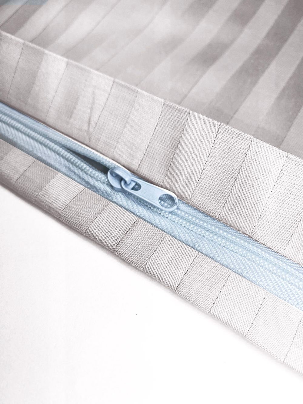 Пододеяльник сатин-страйп Milky Garden "Серый мрамор" 2-спальный на молнии 175x215 см