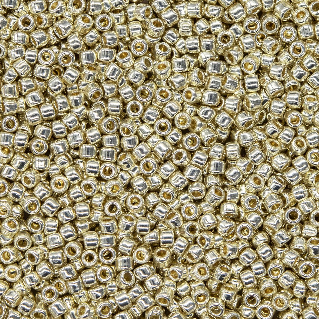 Японский бисер TOHO Round 15/0 (№PF558), непрозрачный глянцевый с металлическим блеском