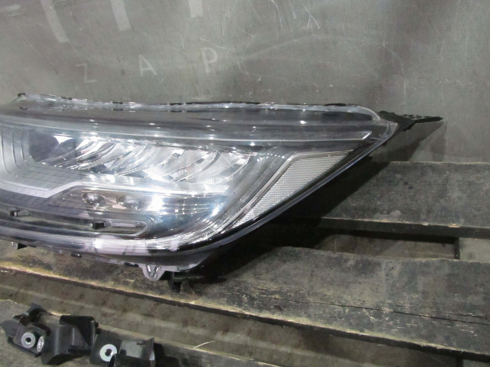 Фара левая LED Honda CR-V 5 (RW) 16-нв Б/У Оригинал 33150TLAG11