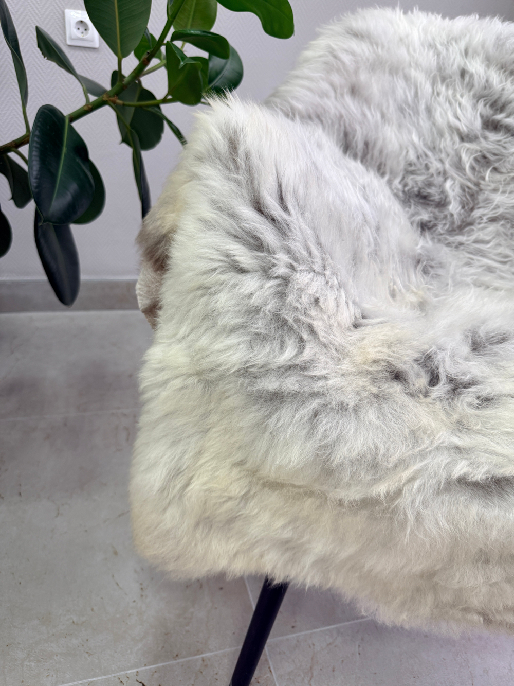 Шкура коврик меховой прикроватный овчина, 120х65 см.