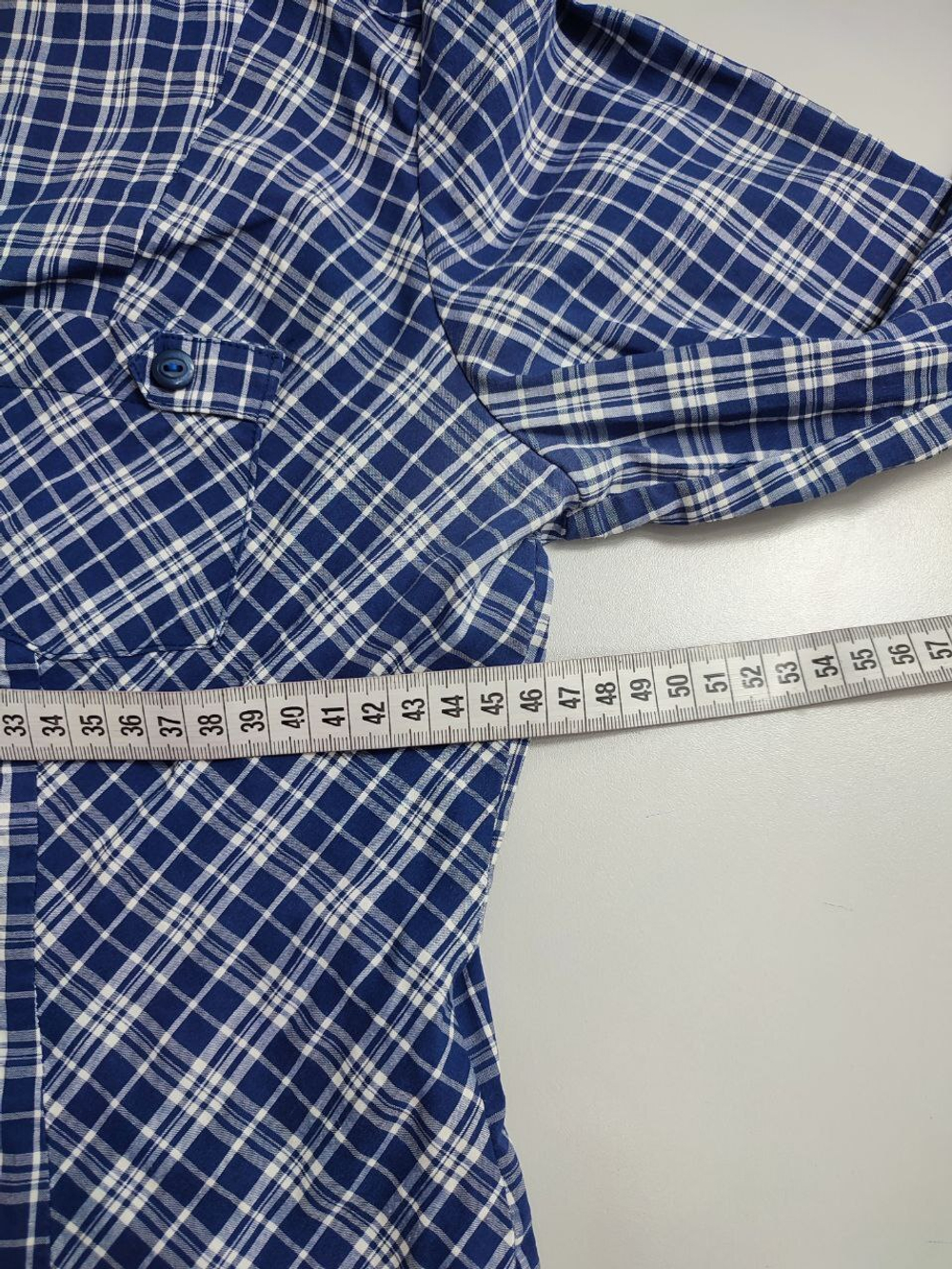 Рубашка в сине-белую клетку 48 размер