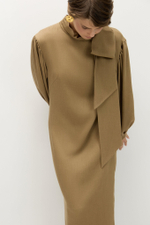 Платье с бантом