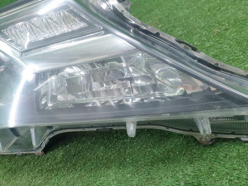 Фара правая Toyota Rav 4 CA40 (2012-2015) ксенон