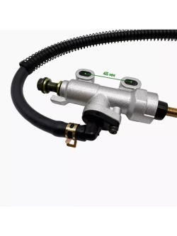 +t Тормозной цилиндр задний мотоцикл с бачком (квадратный)