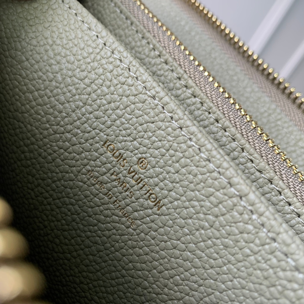 Louis Vuitton Zippy Wallet