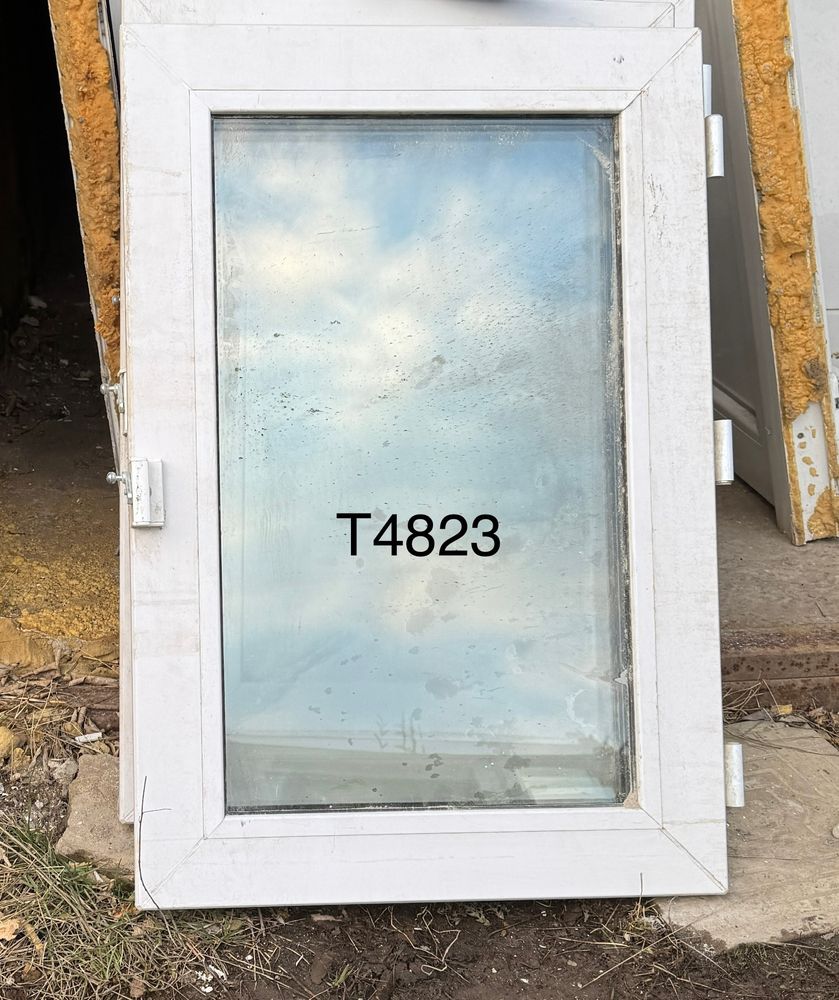 Створка Пластиковая Б/У 74(в) х 50(ш)