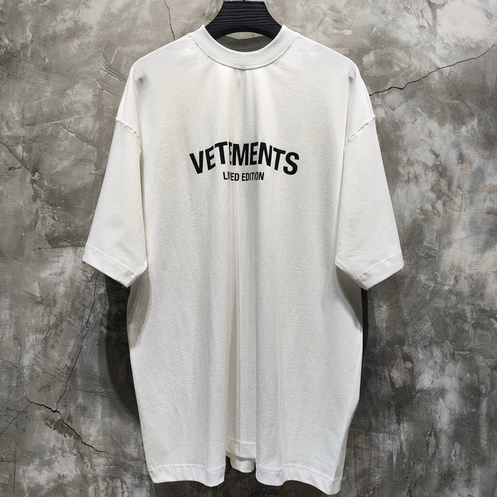 Футболка Vetements