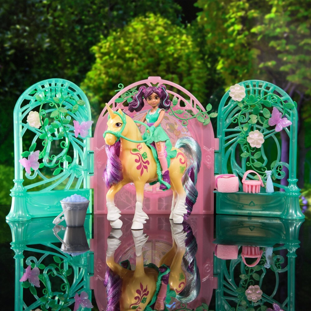 Академия Единорогов - меняющий цвет единорог + кукла Эва Коробка с лошадью 20150560