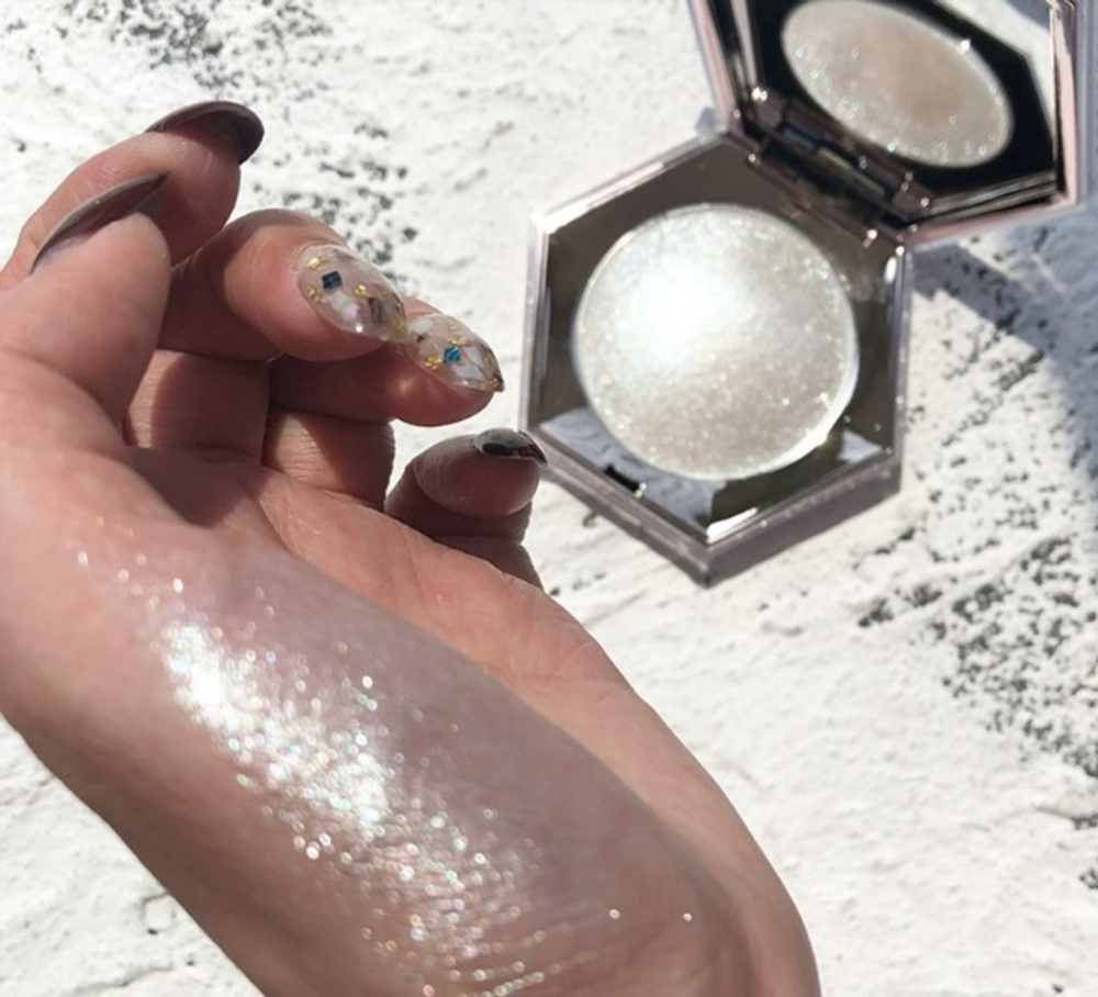 Fenty Beauty Diamond Bomb All-Over Diamond Veil - How Many Carats