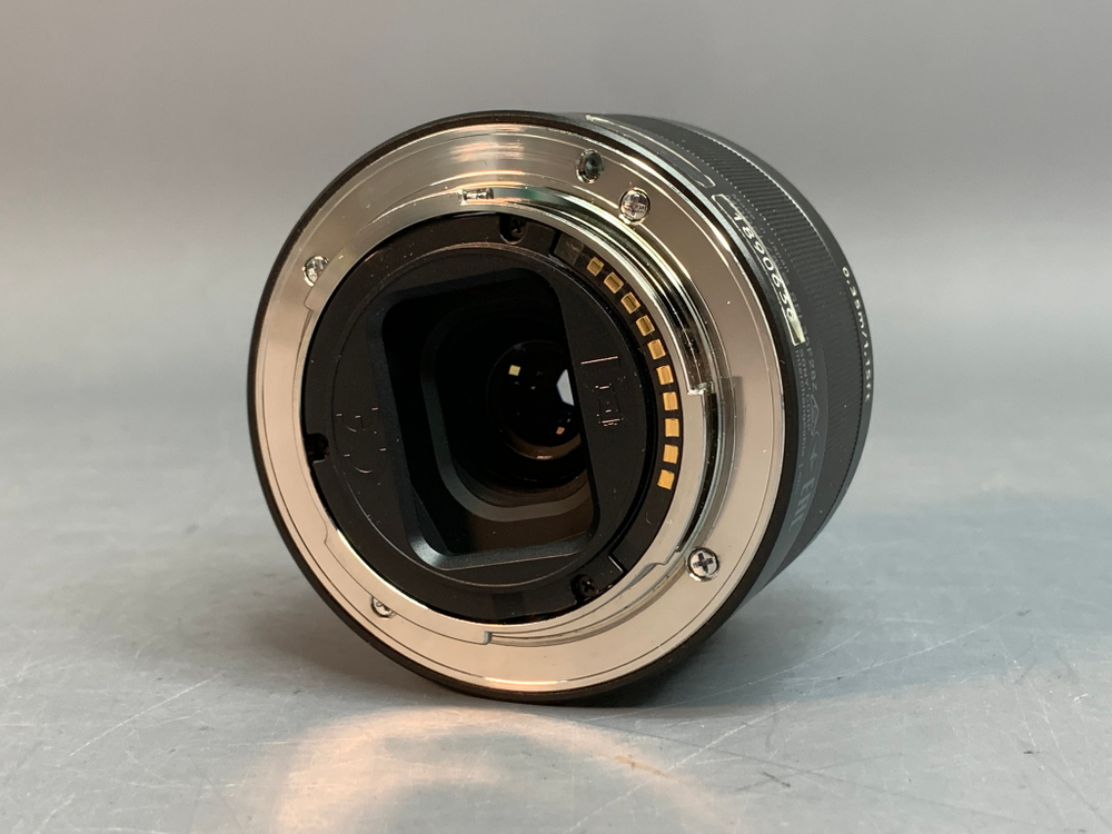 Sony Carl Zeiss Sonnar T* 35mm f/2.8 ZA