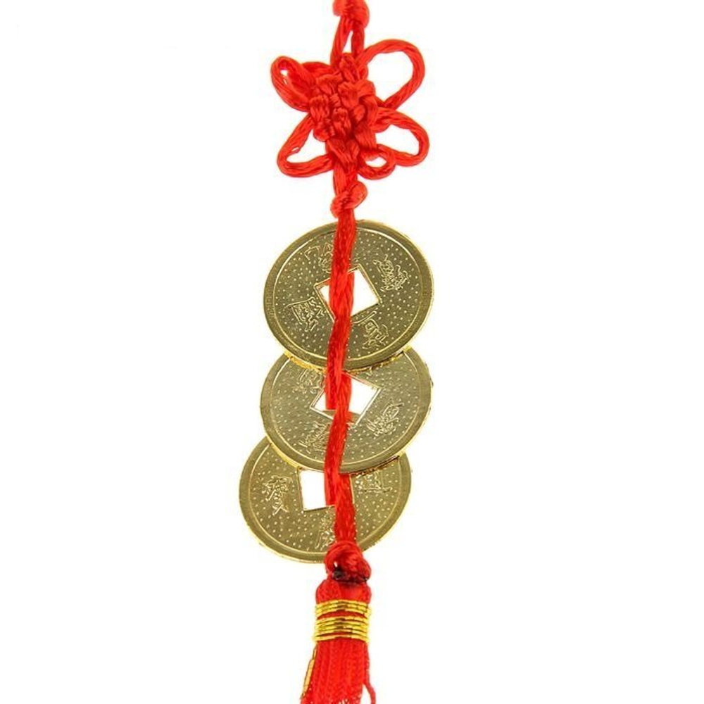 Подвеска с узлом счастья из трех монет под золото